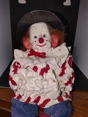Vintage Cast Art Industries Clown Shelf Sitter Figurine Signed Kristin 94